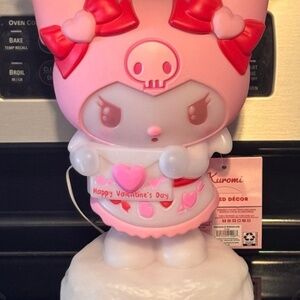 Sanrio Valentine’s Day blow molds hello kitty